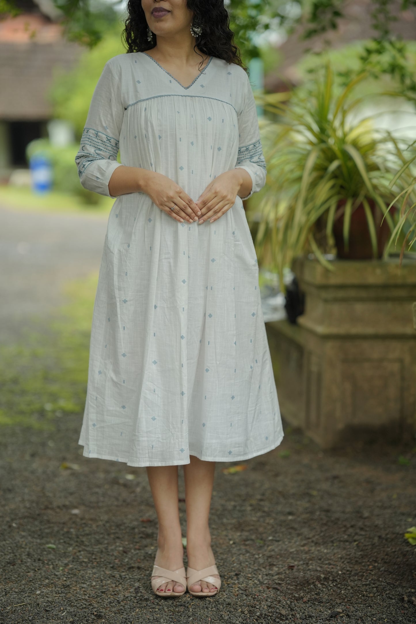White shaded cotton kurti/dress with embroidered sleeves and crochet lace detailings MBS-649