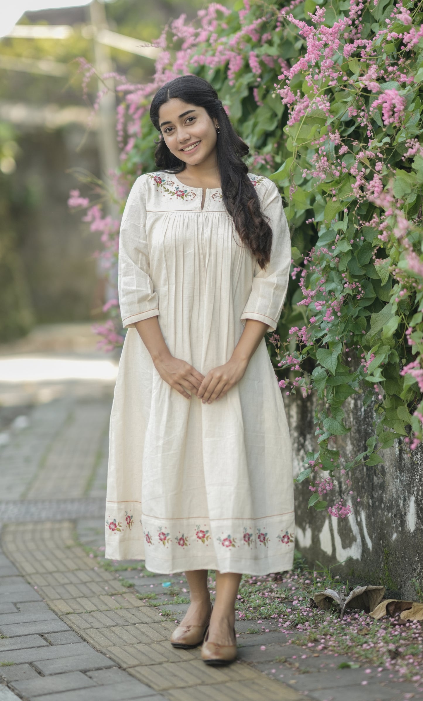 Kora flex cotton kurti with floral embroidered yoke and hemline MBS-711