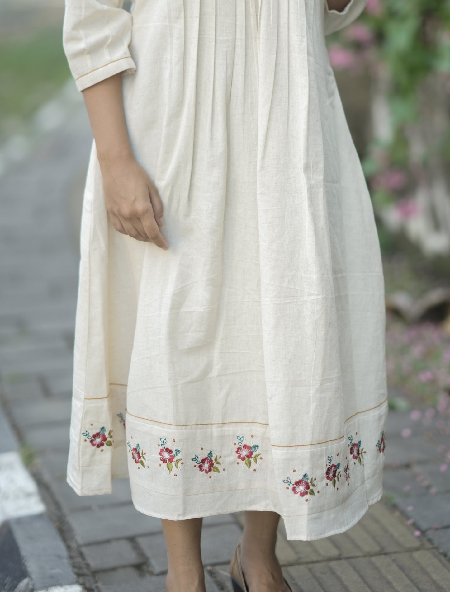 Kora flex cotton kurti with floral embroidered yoke and hemline MBS-711