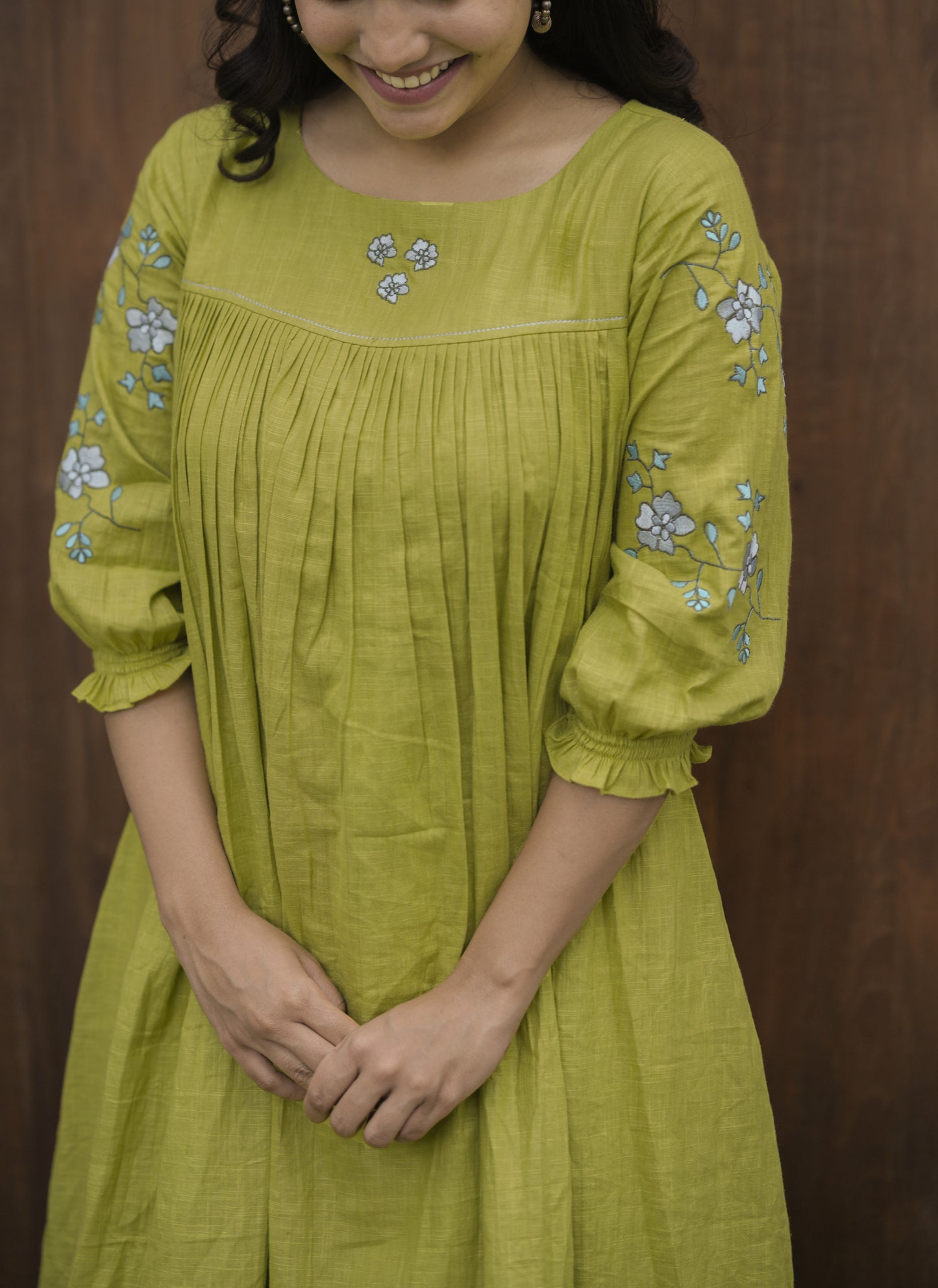 Sheen green cotton flex kurti with floral embroidery detailings MBS-716