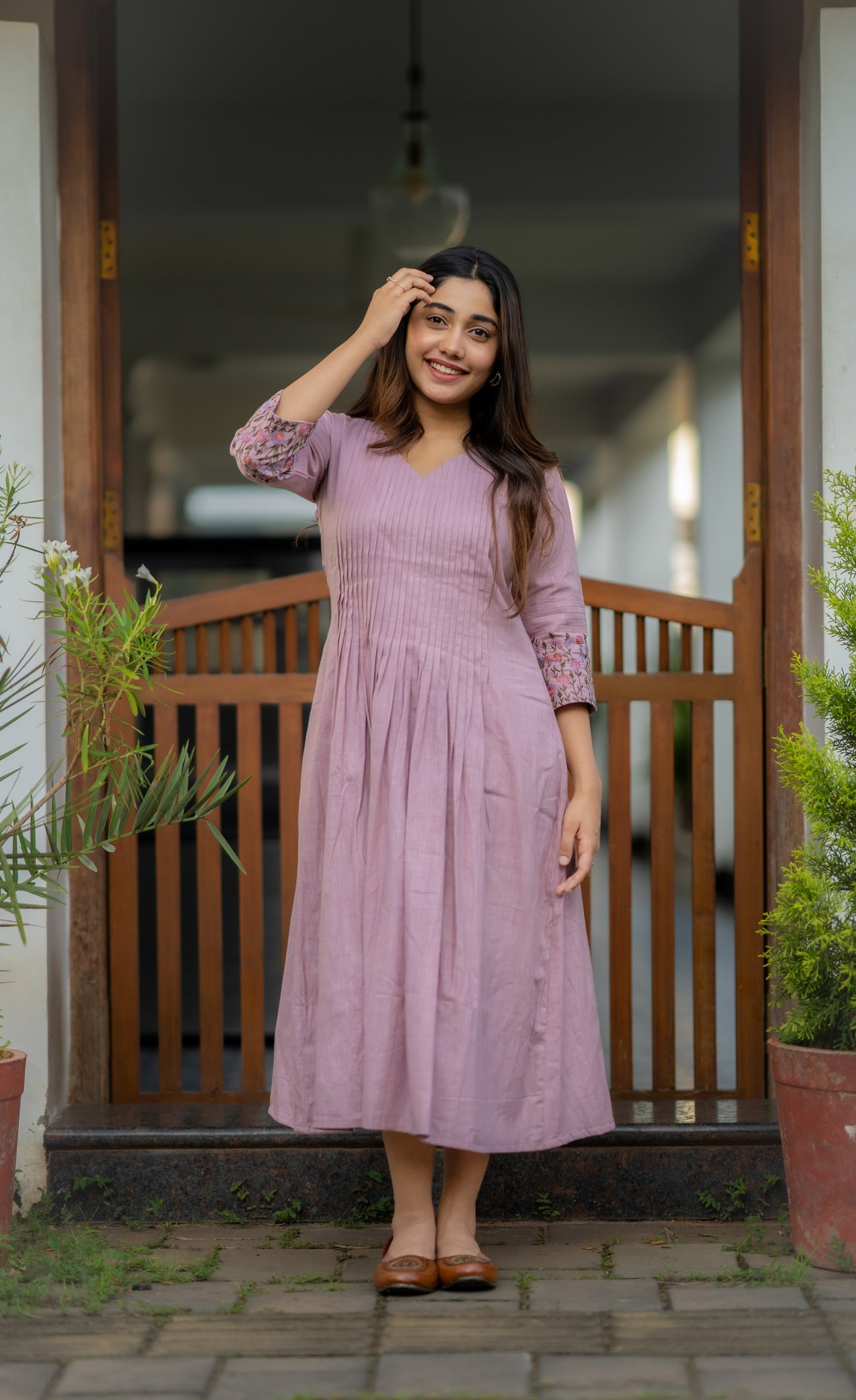 Mauve shaded cotton slub lining kurti with pleated yoke and embroidered sleeves MBS-455