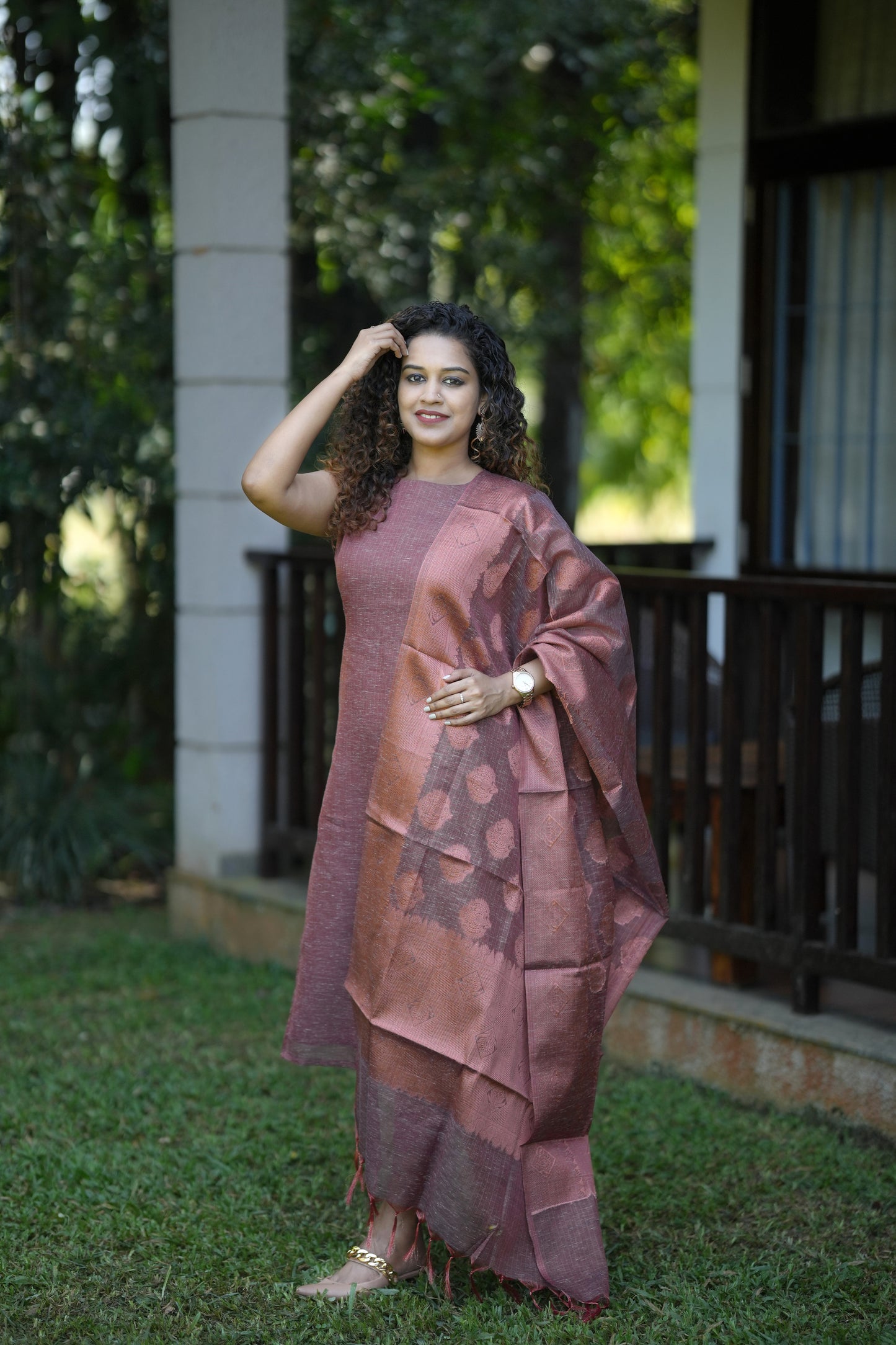 jute mix (weaved with golden zari) sleeveless cotton kurti with brocade dupatta in chocolate shade