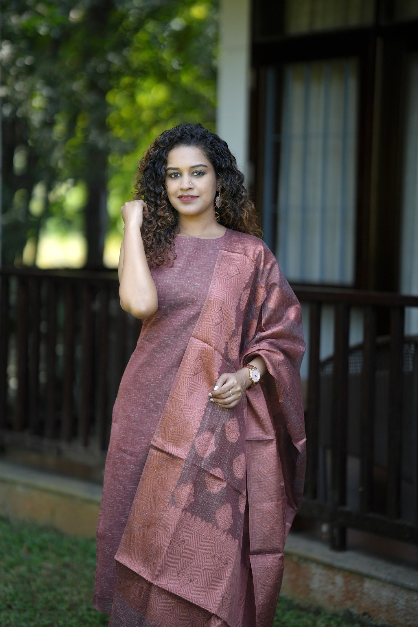 jute mix (weaved with golden zari) sleeveless cotton kurti with brocade dupatta in chocolate shade