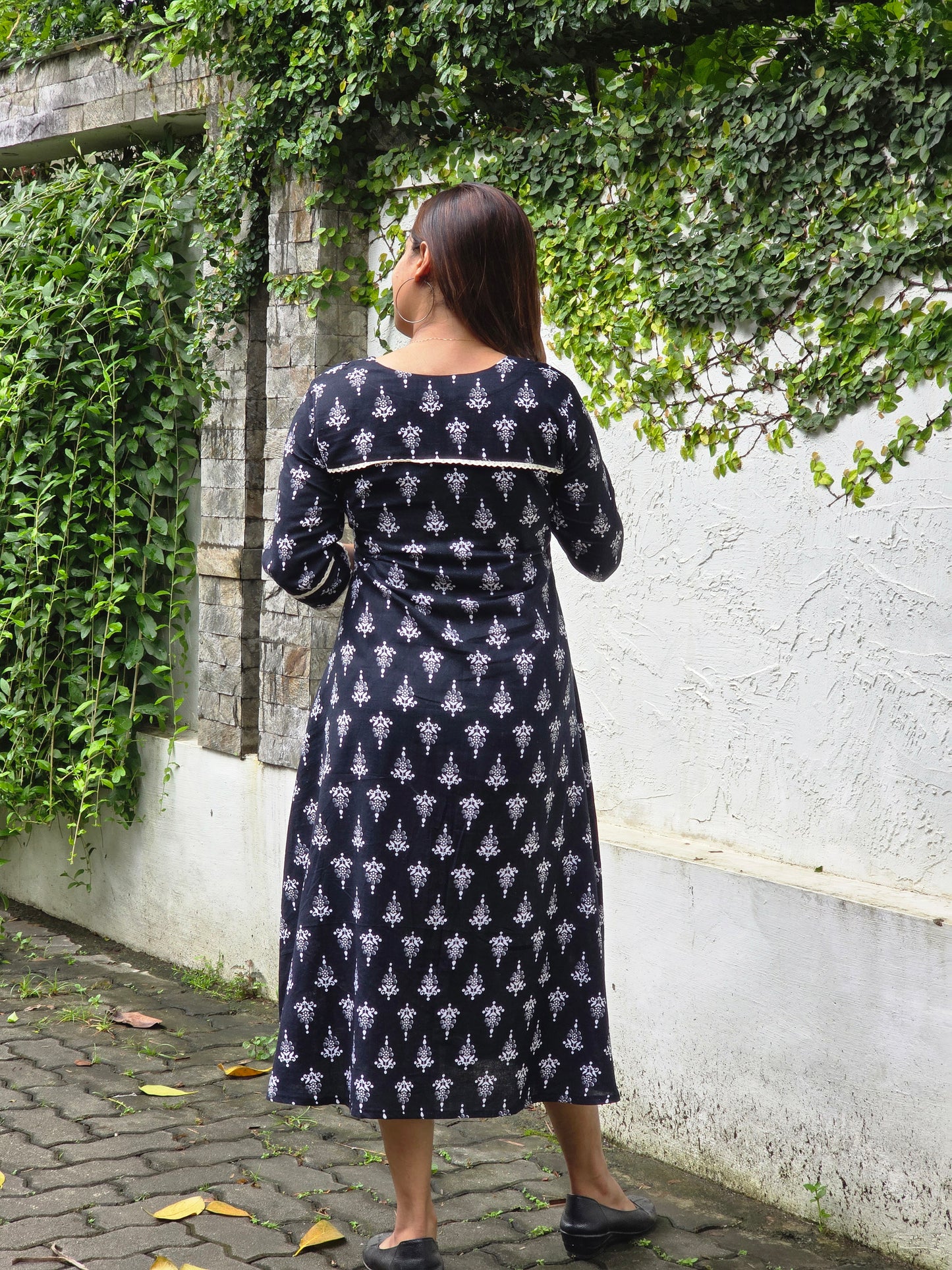 Black soft cotton floral printed kurti with lace detailed yoke and sleeves MBS-655 **Ready to dispatch**