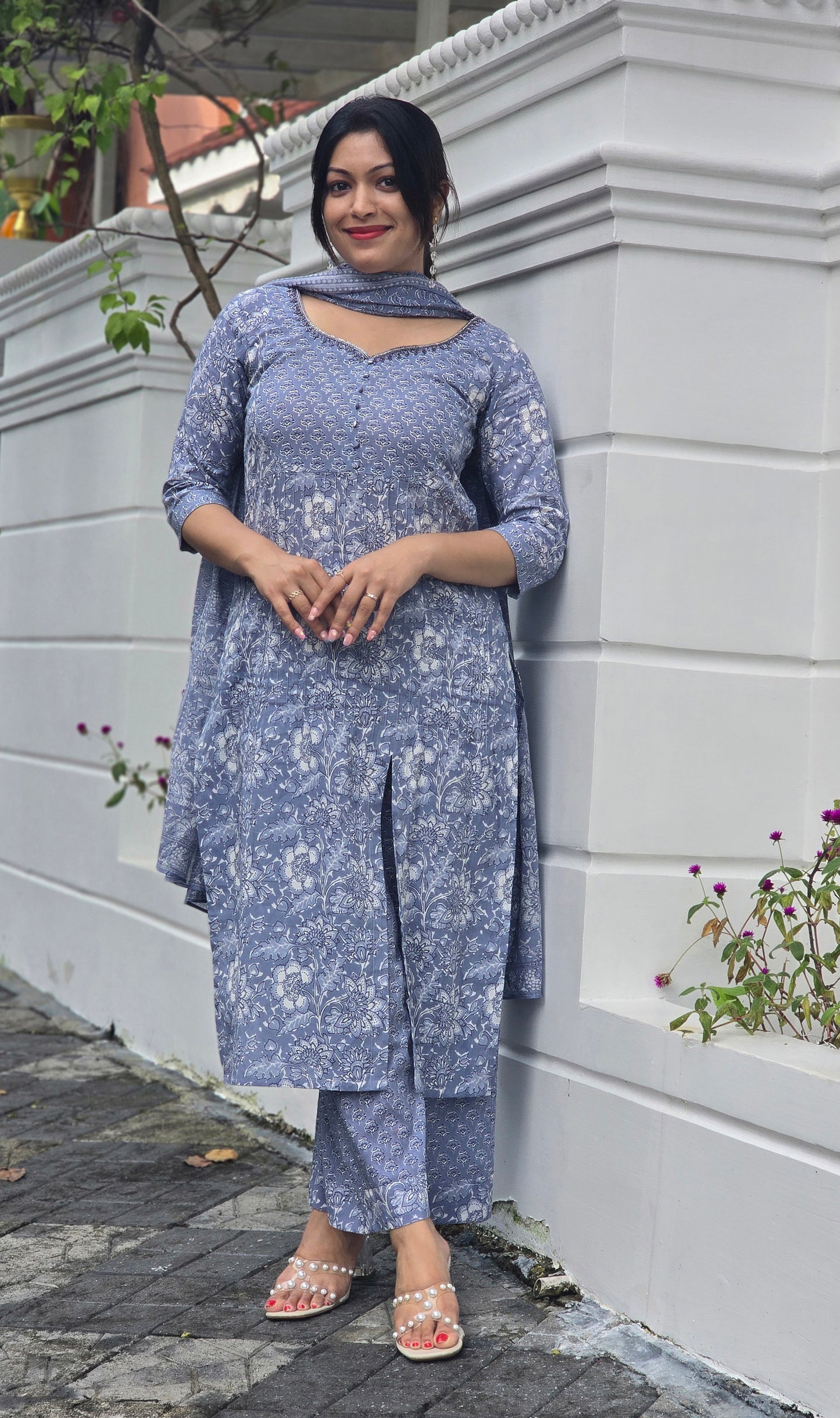 Fully stitched printed cotton kurti set with handworked neck and pintuck yoke in bluish grey shade MBS-660