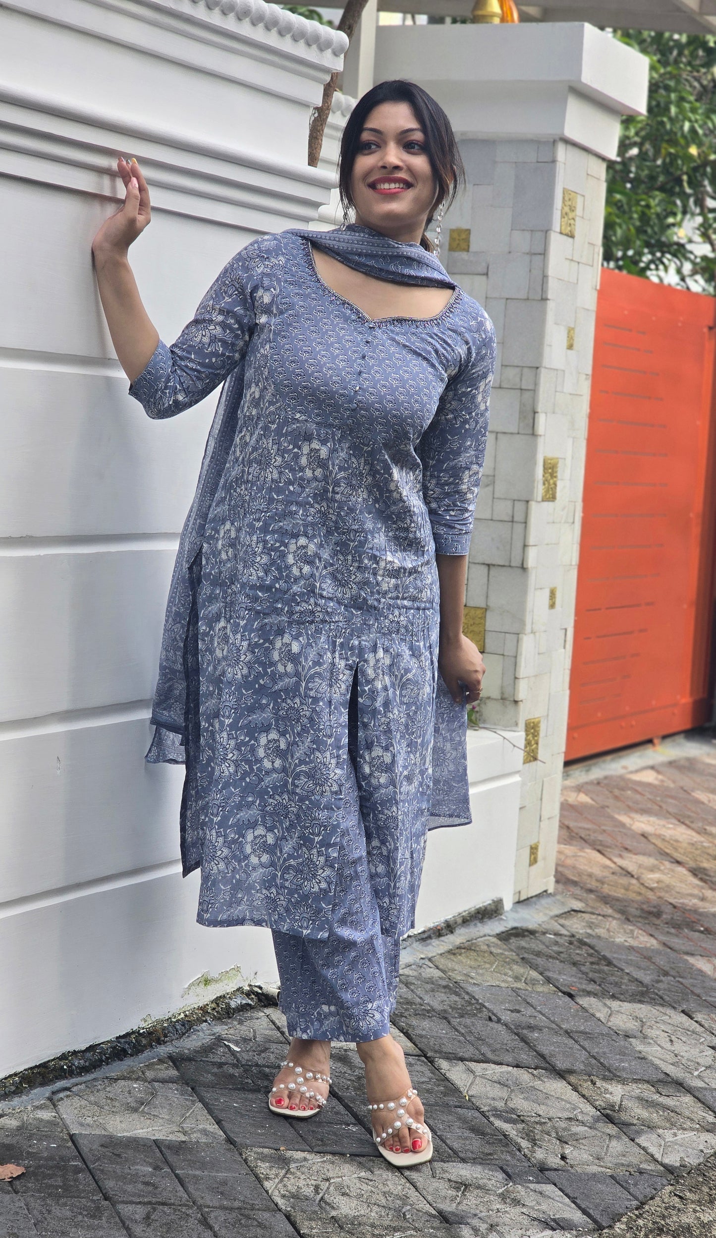 Fully stitched printed cotton kurti set with handworked neck and pintuck yoke in bluish grey shade MBS-660