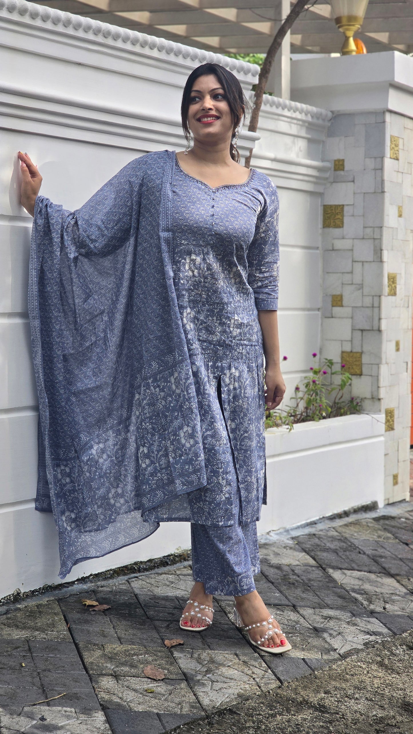 Fully stitched printed cotton kurti set with handworked neck and pintuck yoke in bluish grey shade MBS-660