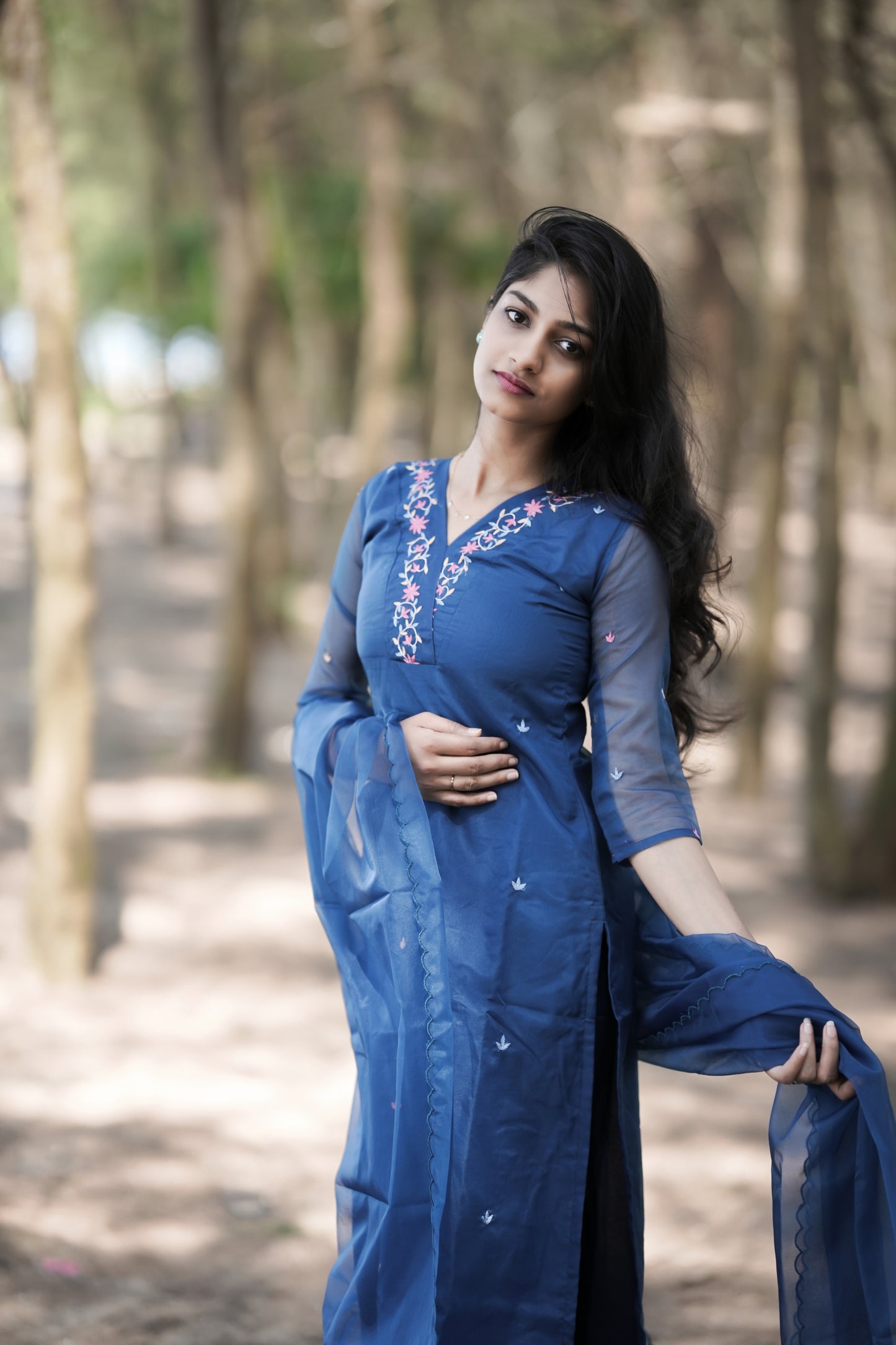 Turquoise blue organza kurti with thread embroidery work and scalloped dupatta MBS-273