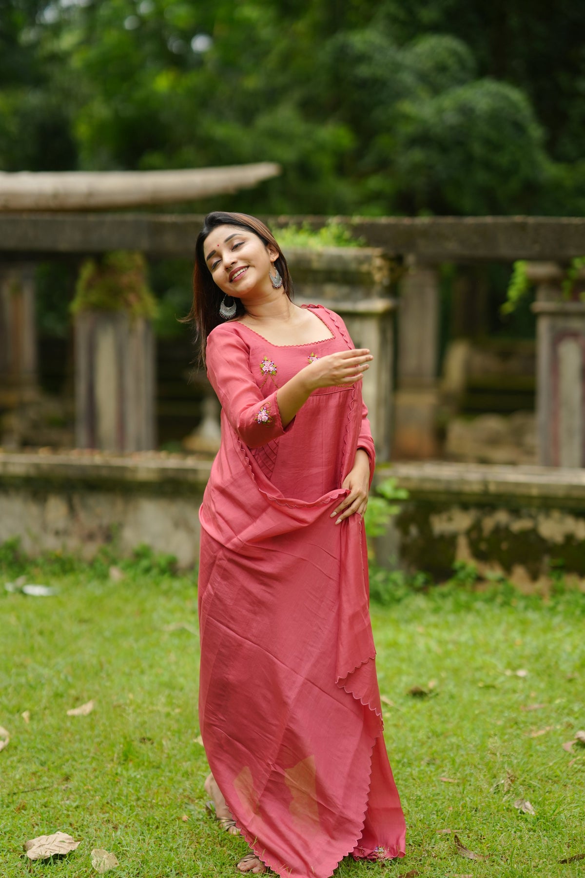 Reddidh brown shaded roman silk slitted partywear kurti with thread embroidery detailings on top and dupatta MBS-1272