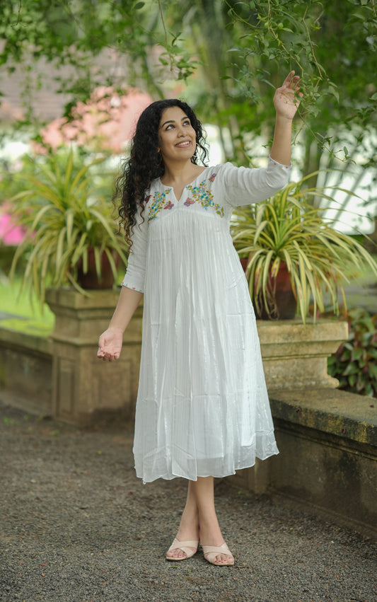 Pure georgette with silver lurex lined Alia cut Onam Kurti with thread worked upper yoke MBS-630