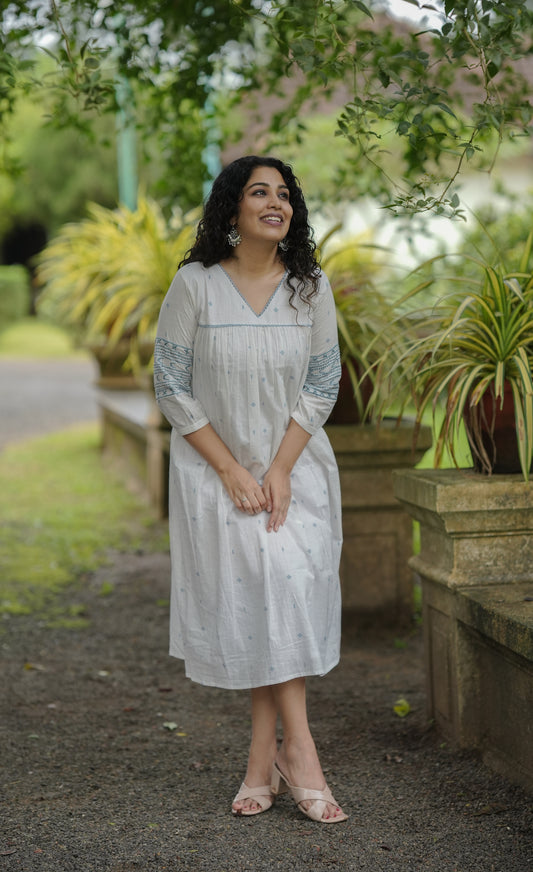 White shaded cotton kurti/dress with embroidered sleeves and crochet lace detailings MBS-649