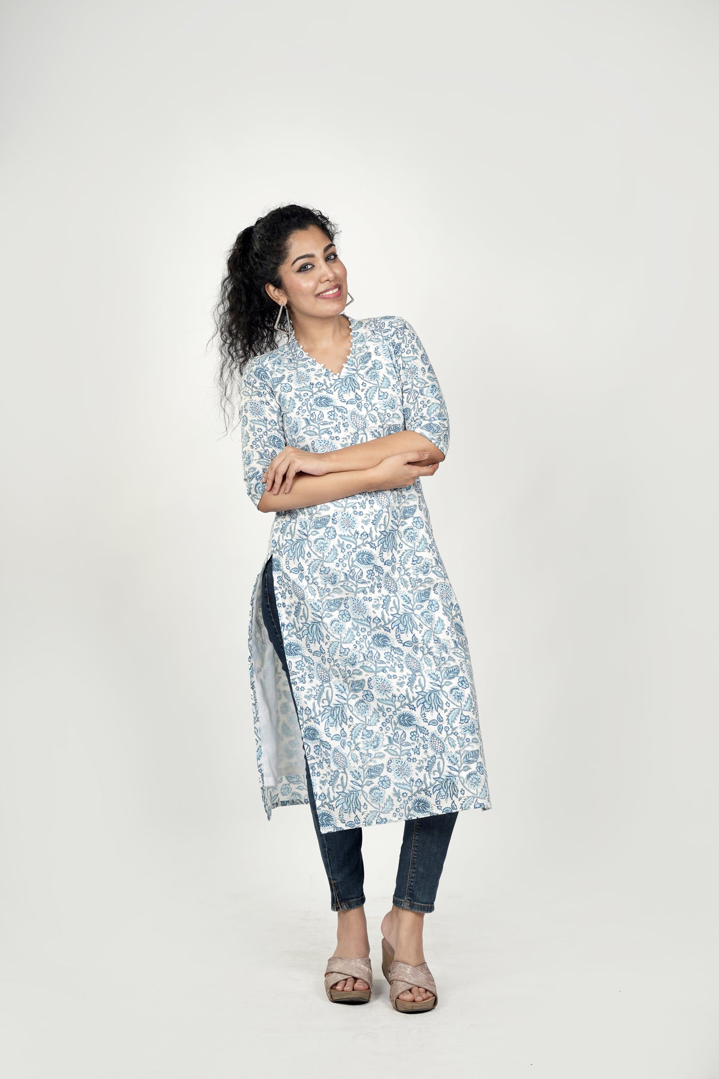 Tropical printed cotton lining kurti with beads detailing on neck MBS-R70