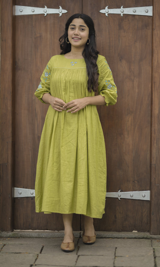 Sheen green cotton flex kurti with floral embroidery detailings MBS-716