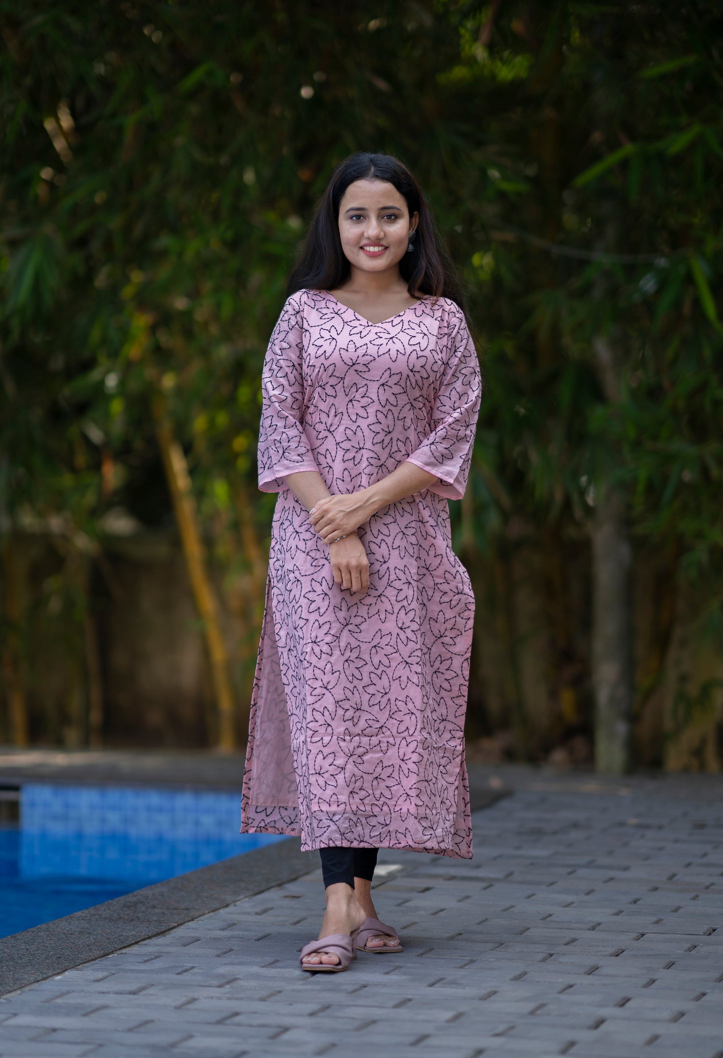 Pink mul cotton kurti with all over thread embroidery MBS-507