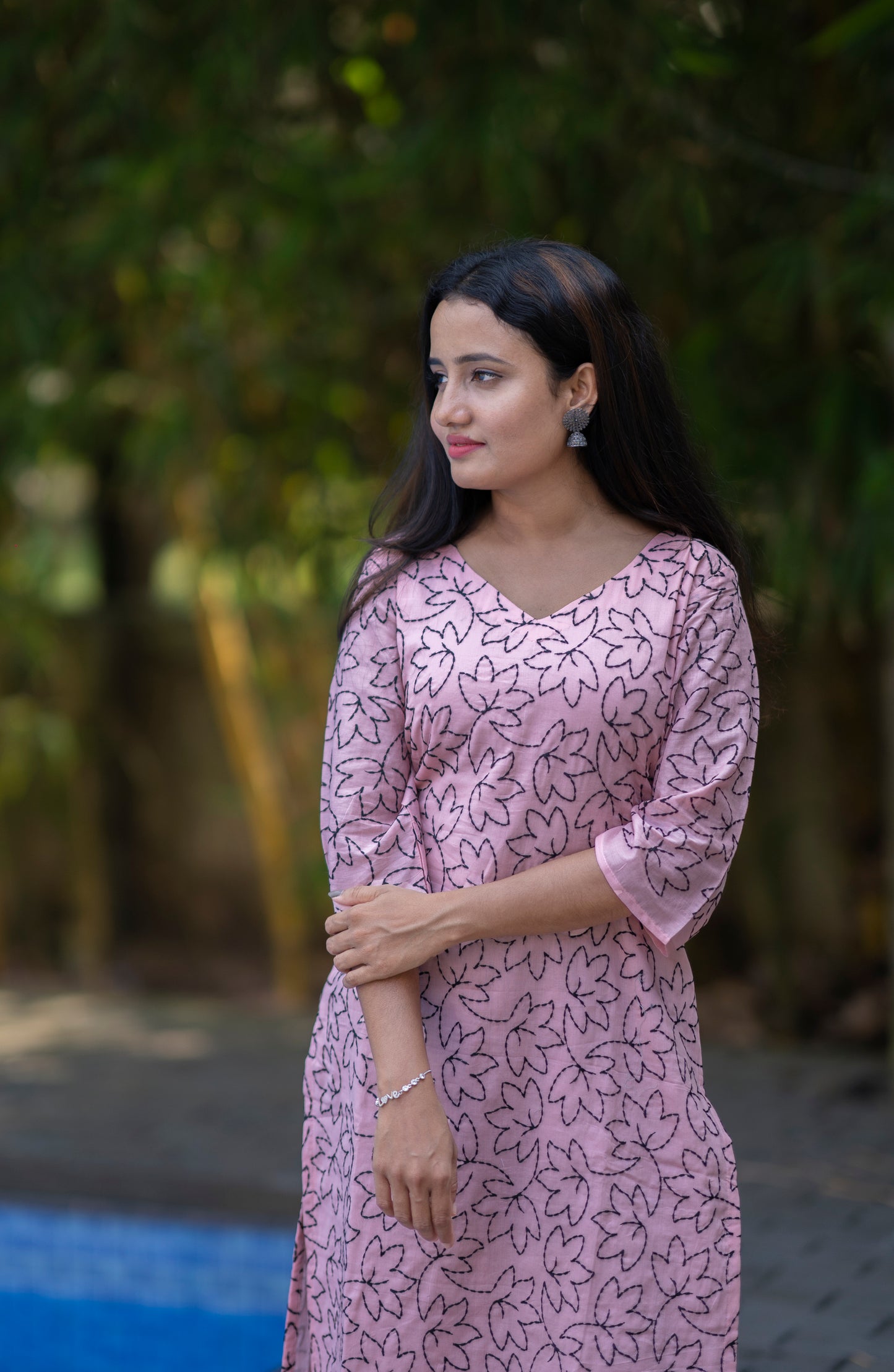 Pink mul cotton kurti with all over thread embroidery MBS-507