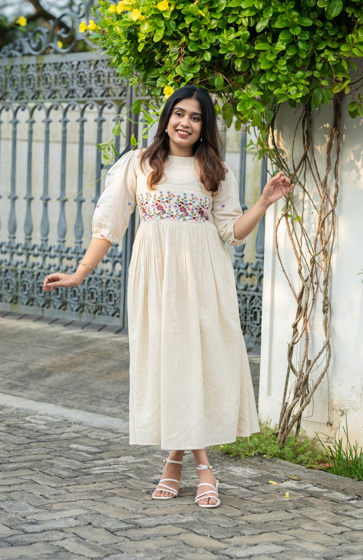 Off-white flex cotton dress with floral embroidery and crochet lace de