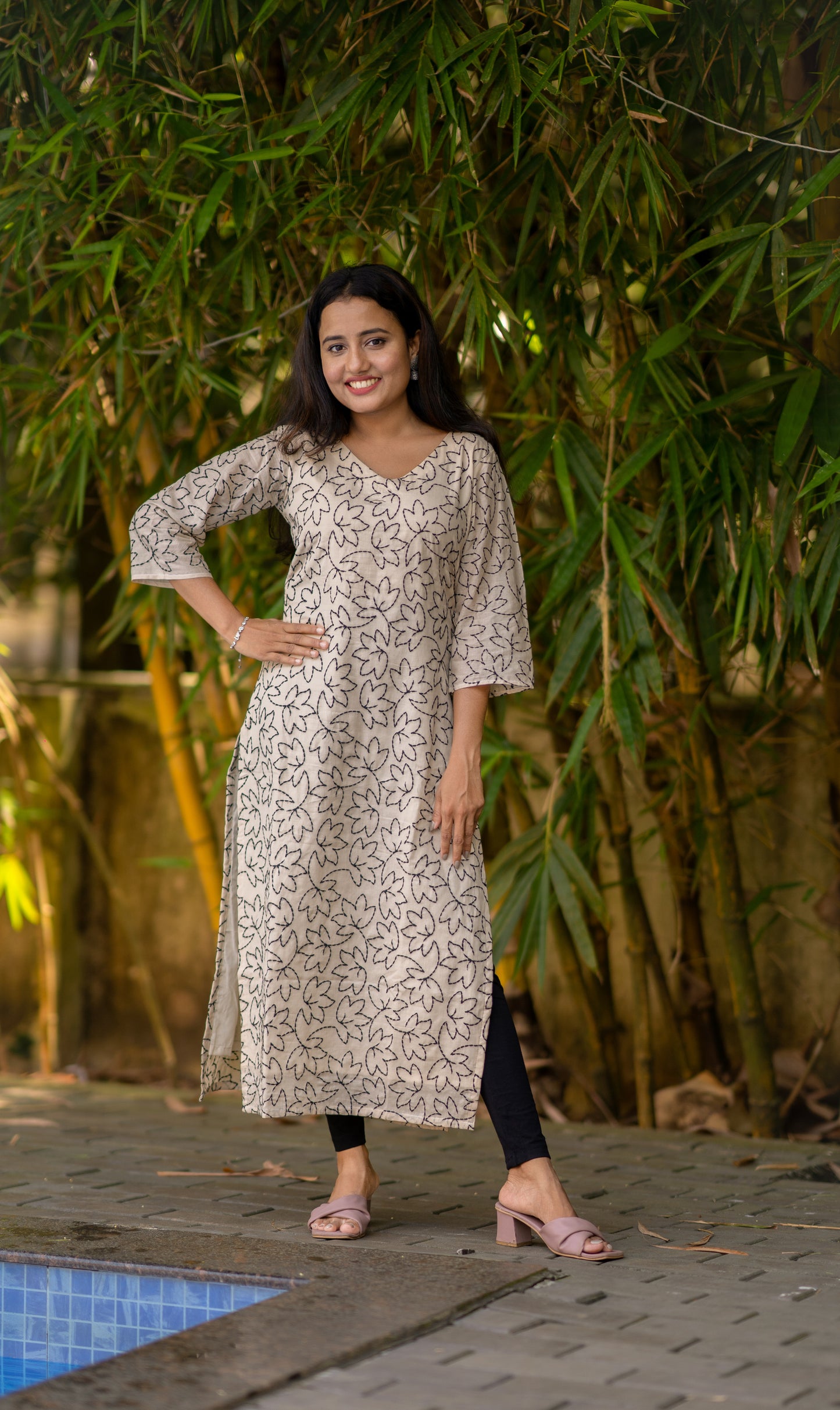 Ivory mul cotton kurti with all over thread embroidery MBS-508