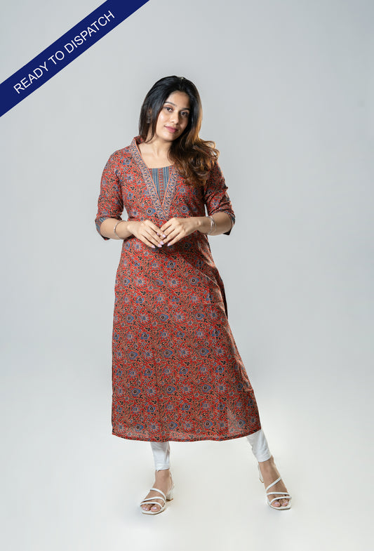 Maroon soft cotton  floral print slitted kurti with collar neck MBS-185