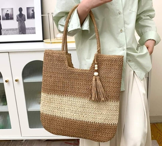 large size Straw Bag with tassles FA10