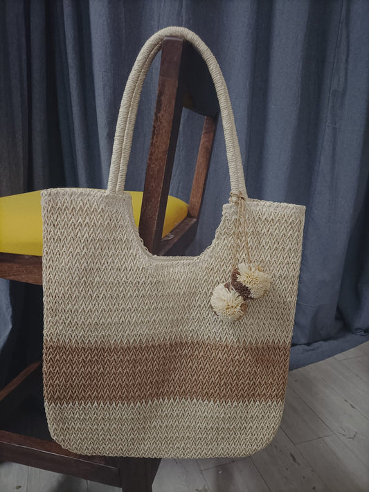 large size Straw Bag with round shaped tassles FA11