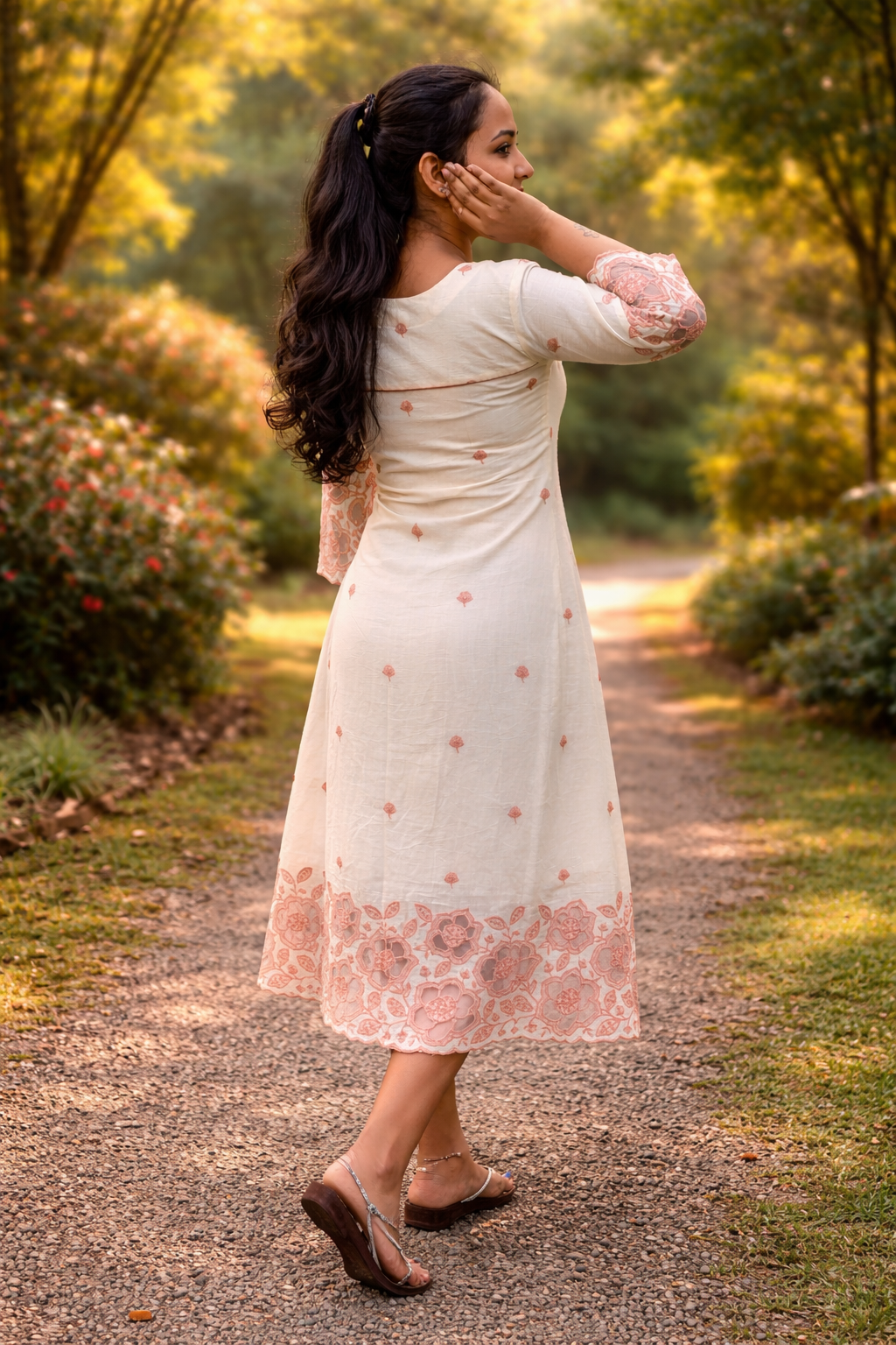 Kora cotton kurti with floral thread embroidery detailings and heavy worked hemline MBS-863