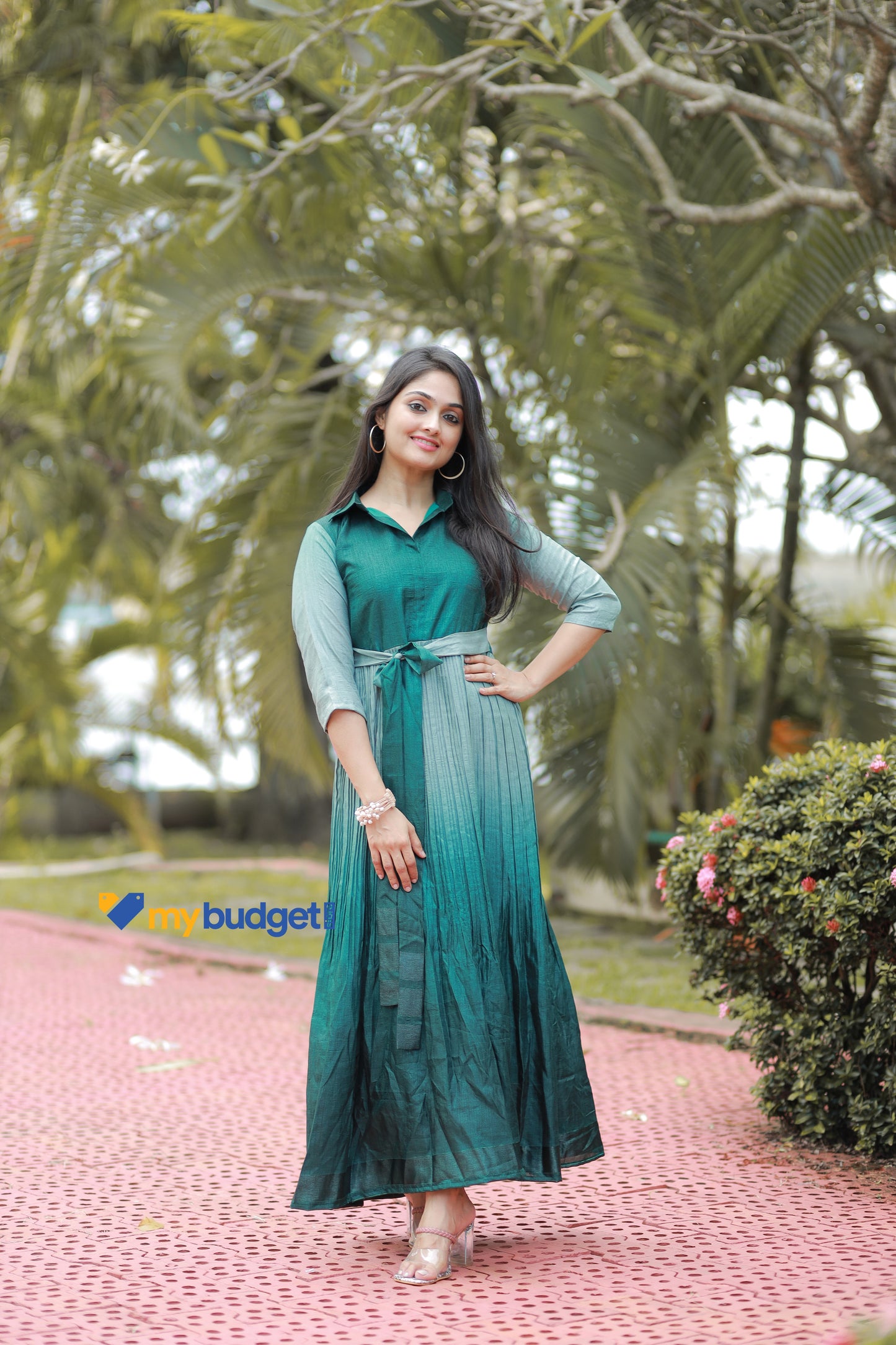 Green double shaded kurti with pleats and collar neck