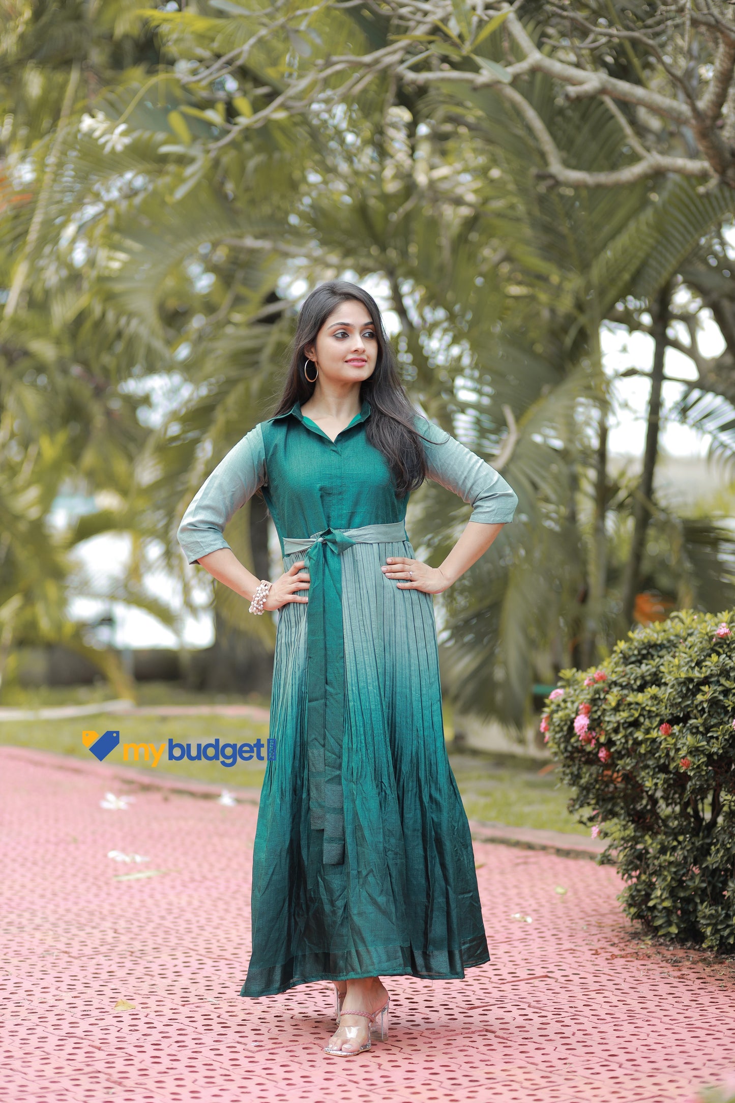 Green double shaded kurti with pleats and collar neck