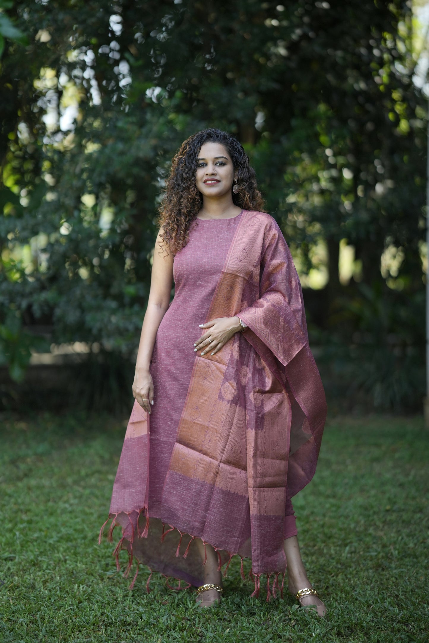 Jute Mix (weaved with golden zari) sleeveless cotton kurti with brocade dupatta in textured light amaranth shade **Ready To Dispatch**